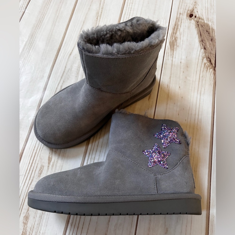 Koolaburra by Ugg star suede mini boots